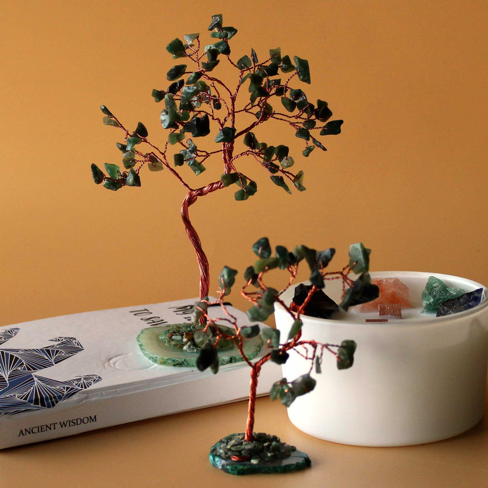 Arbre de pierres précieuses - Aventurine verte sur base d'agate verte (35 pierres)