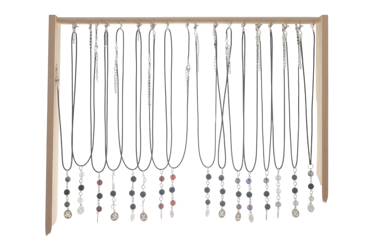 Pendentif Pierres Naturelles, Pierre de Lave & Symbole Om – Création Artisanale - Nayana Om Boutique